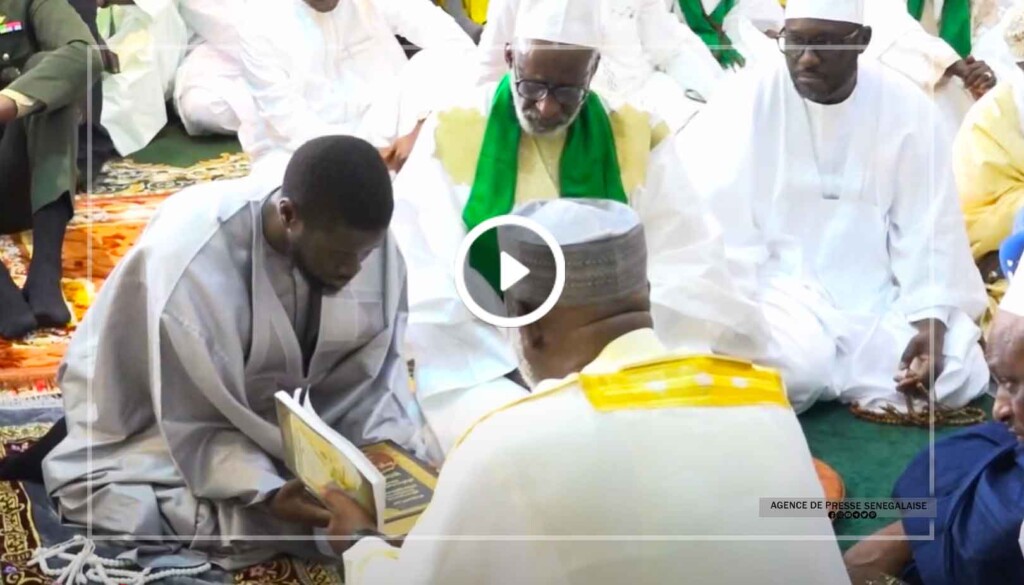 Mosquée omarienne : le président Bassirou Diomaye Faye reçoit un cadeau et des prières