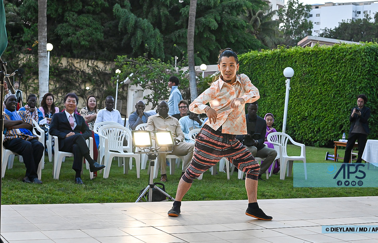 Le spectacle japonais de danse ‘’Cadre qui rit’’ présenté à Dakar
