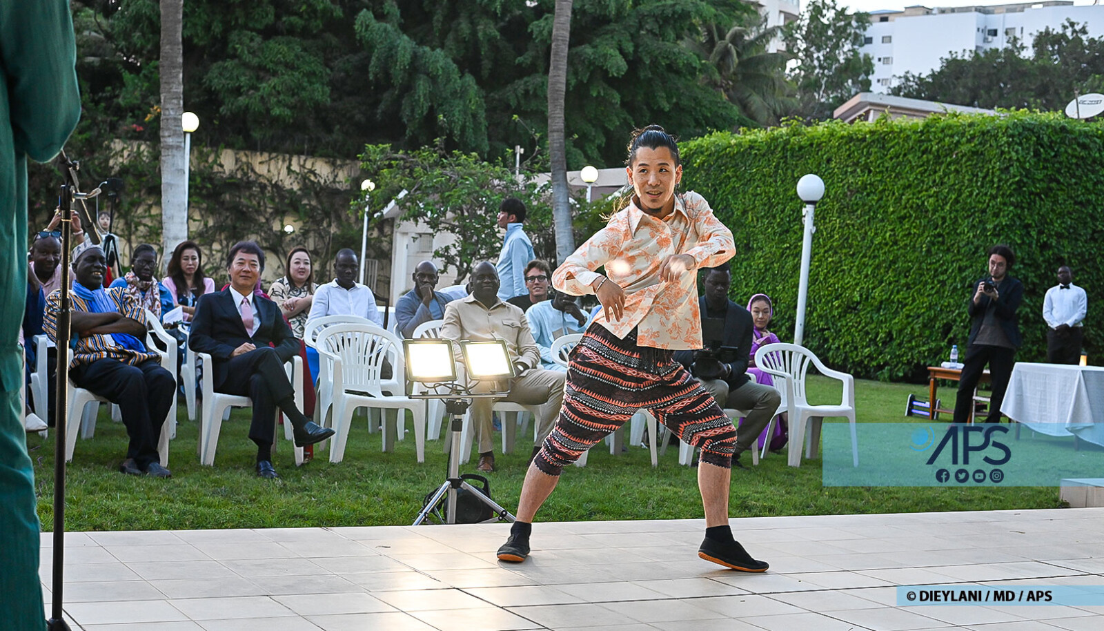 Le spectacle japonais de danse ‘’Cadre qui rit’’ présenté à Dakar