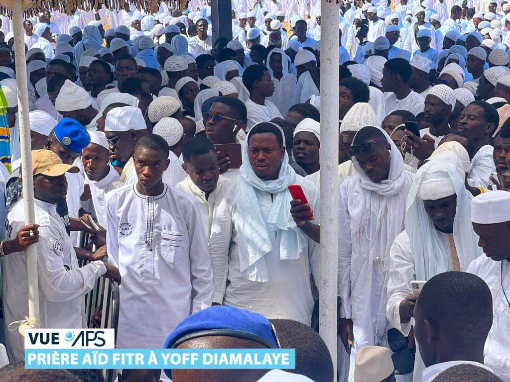 Vue APS : Prière Aïd El Fitr à YOFF Diamalaye
