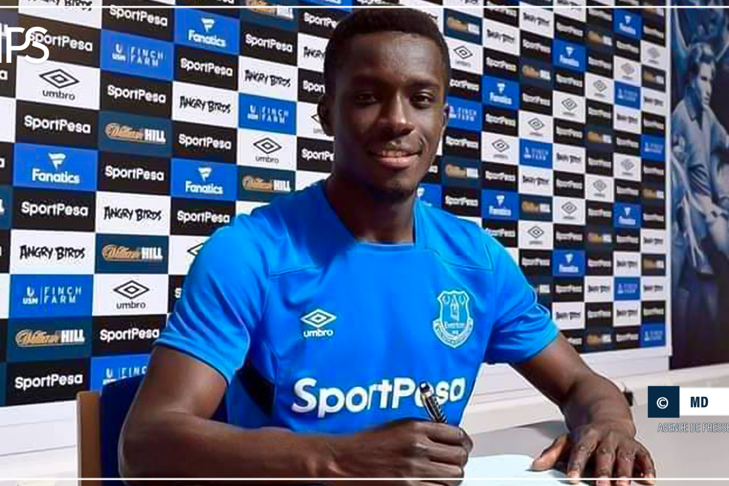 Everton: Idrissa Gana Guèye prolonge son contrat d’une année