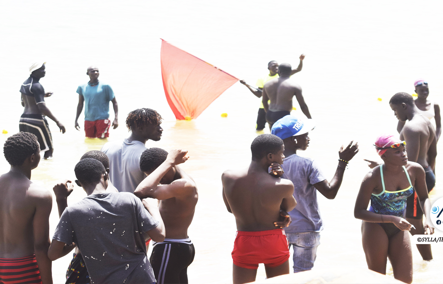 650 nageurs ont participé à la 34e traversée Dakar-Gorée (organisateurs)