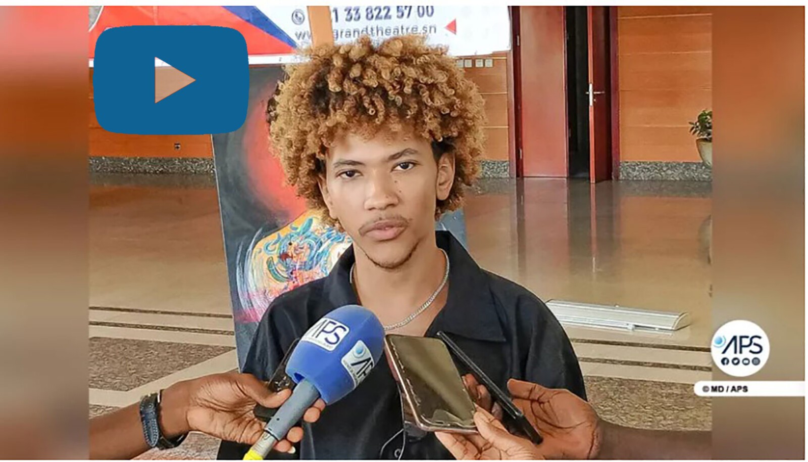 A Dakar, un peintre de 18 ans expose des tableaux d'art "pleins d'inspiration'' pour la jeunesse