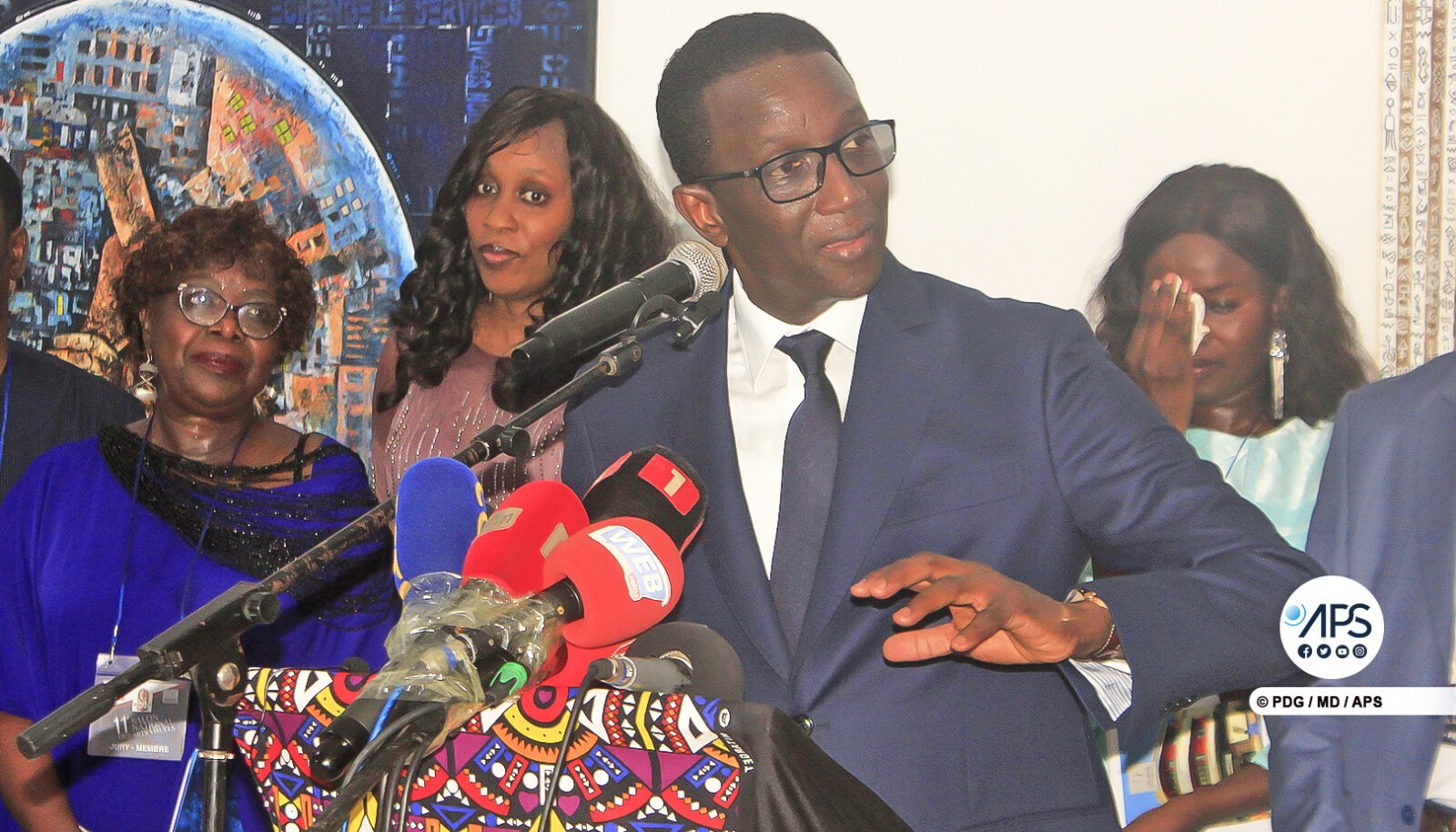 Le Premier ministre salue ''la contribution inestimable'' des artistes