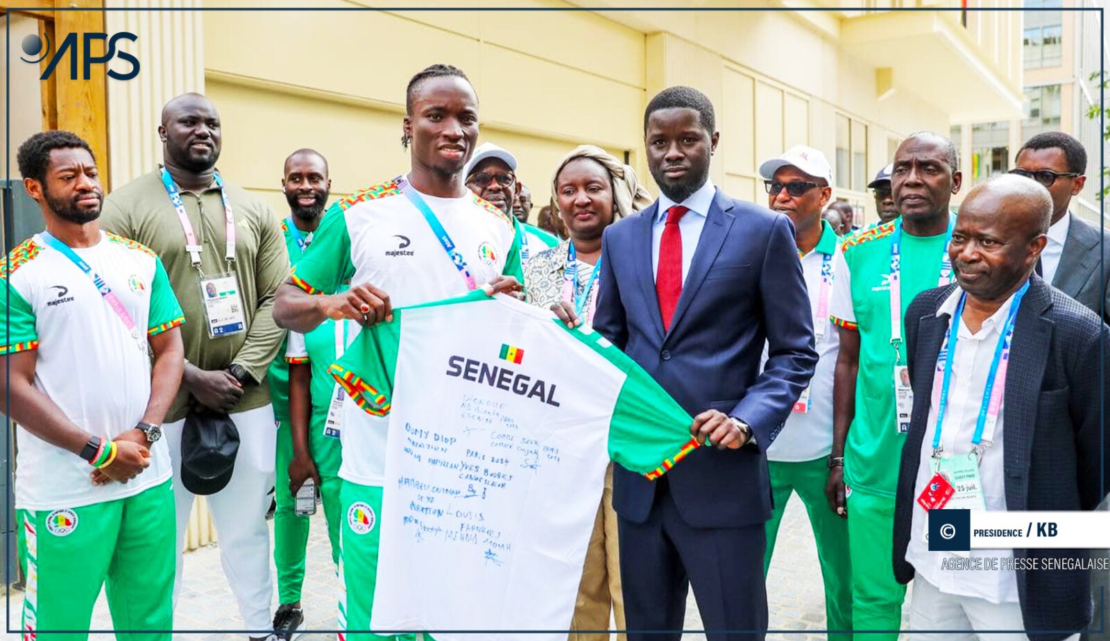 JO 2024 : Bassirou Diomaye Faye rend visite aux athlètes sénégalais au village olympique