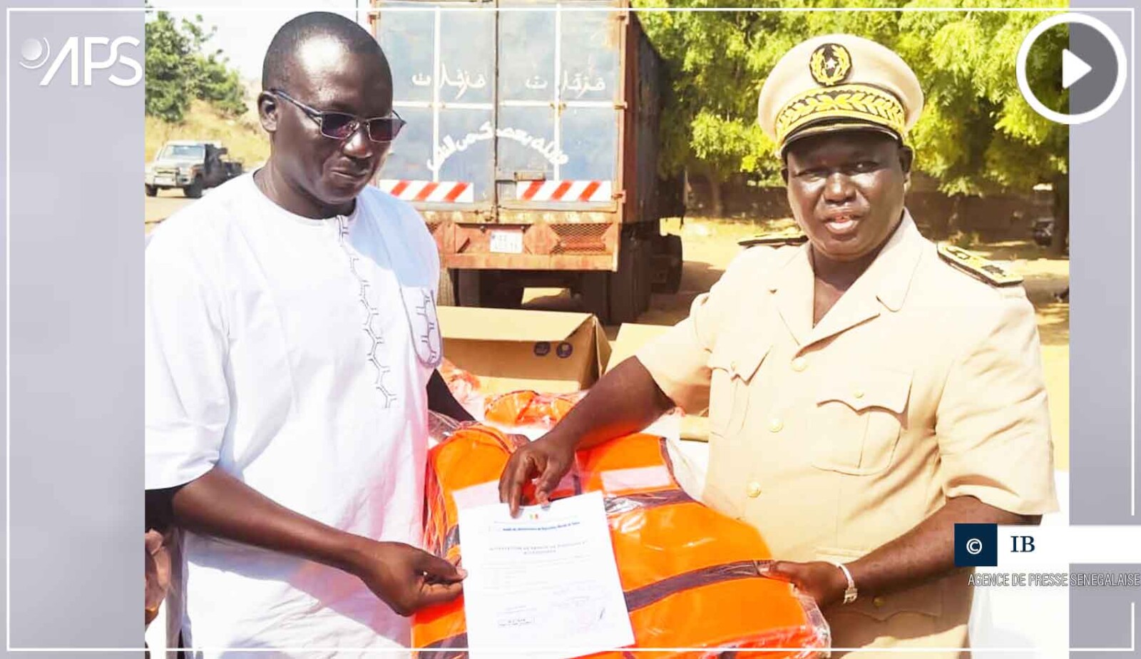 Bakel : deux pirogues motorisées offertes aux victimes des inondations