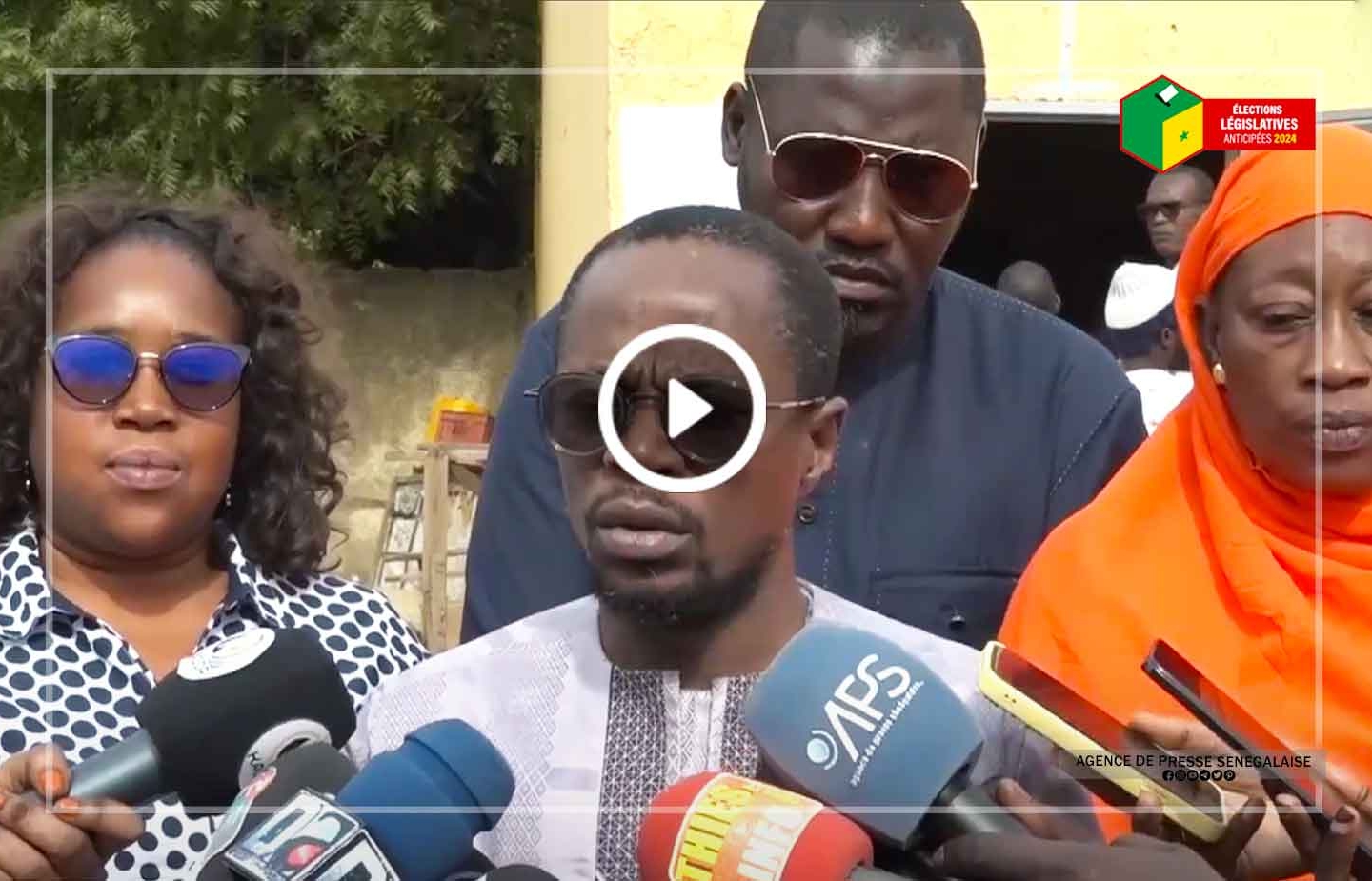 Abdou Mbow livre ses impressions à la sortie de son bureau de vote