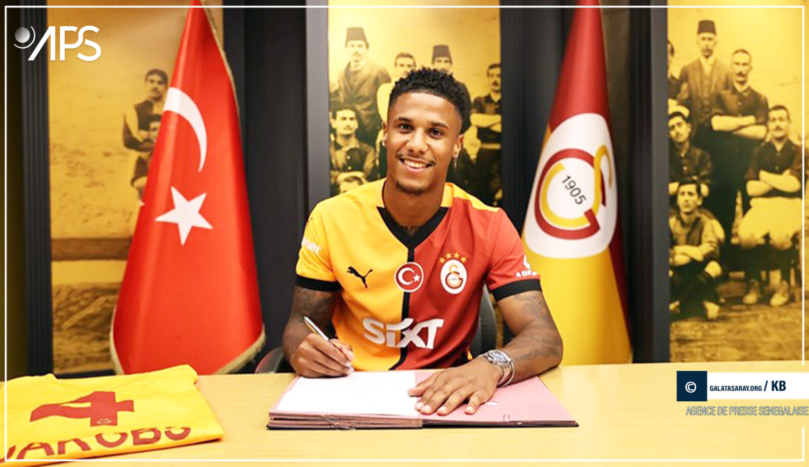 Galatasaray officialise l'arrivée d'Ismail Jakobs