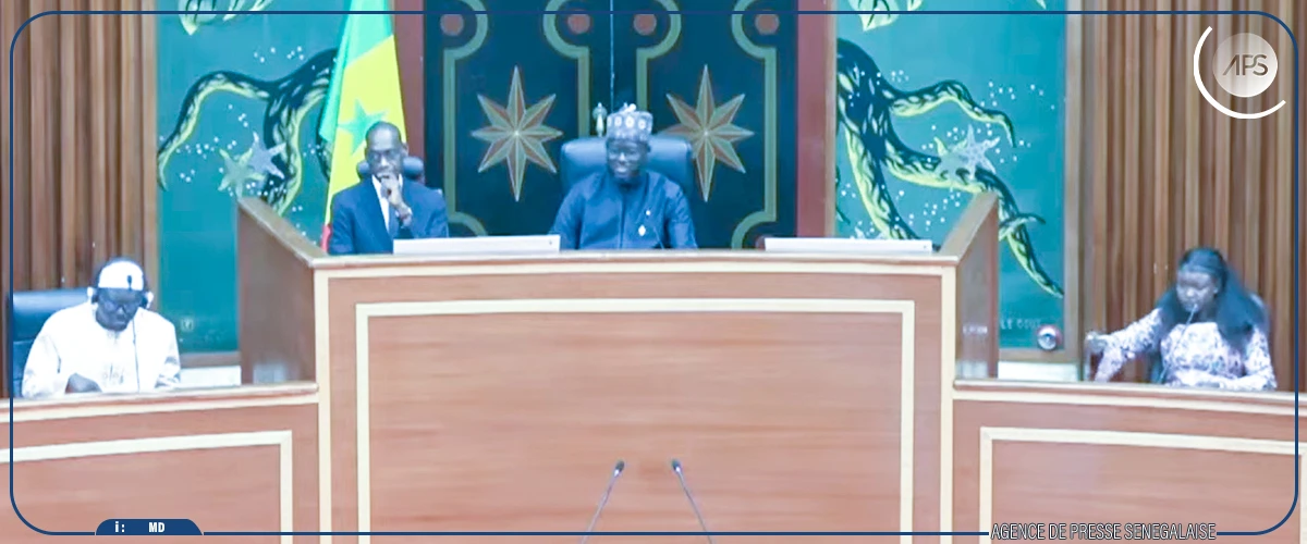 Séance plénière : les députés observent une pause de 15 mn