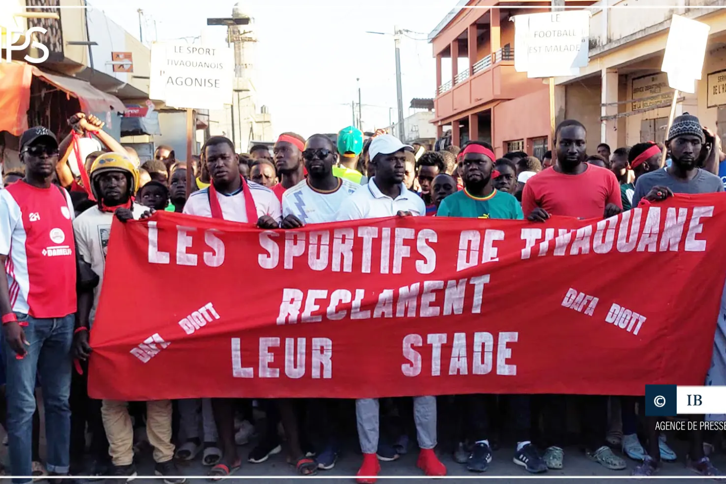 Tivaouane: un collectif marche pour dénoncer l’état du stade municipal