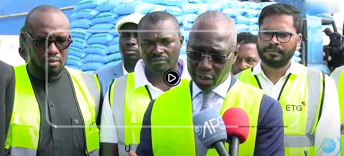 Le ministre de l’Agriculture réceptionne un troisième navire de 26 250 tonnes d’engrais urée