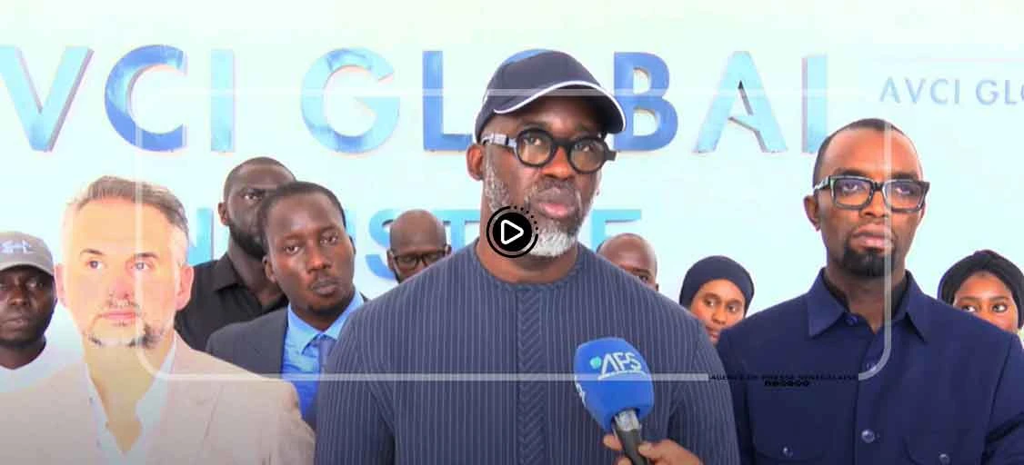 Le Directeur général de la CDC en visite à l’usine textile intégrée AVCI GLOBAL