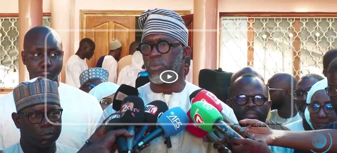 Tivaouane : le Directeur général de la CDC en visite chez le Khalife général des Tidianes