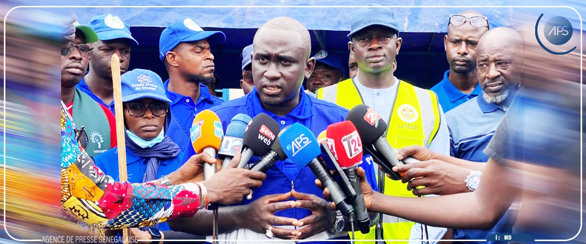 Thiès : l’Association régionale des ouvriers nettoie la gare routière