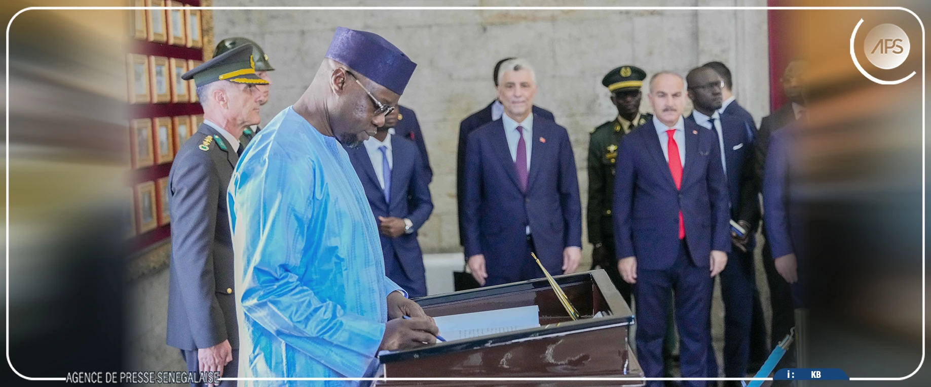Ousmane Sonko se recueille au mausolée d’Atatürk, ‘’symbole de liberté et de progrès’’