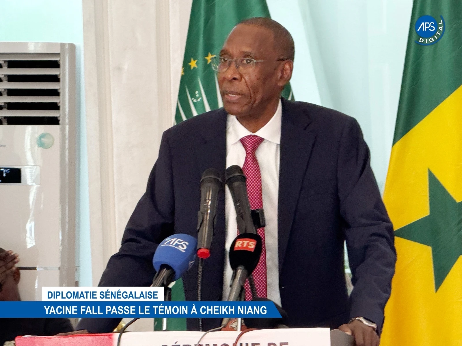 Diplomatie Sénégalaise : Yacine Fall passe le témoin à Cheikh Niang 