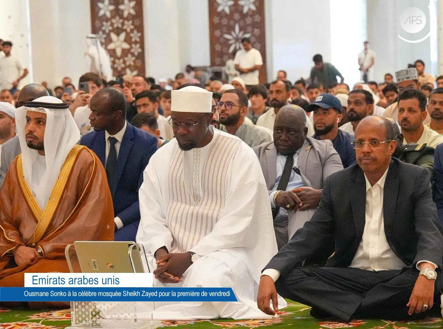 Emirats arabes unis : Ousmane Sonko à la célèbre mosquée Sheikh Zayed pour la prière de vendredi