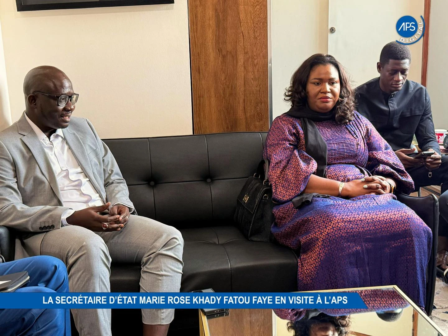La Secrétaire d’État Marie Rose Khady Fatou Faye en visite à l’APS (Agence de Presse Sénégalaise)
