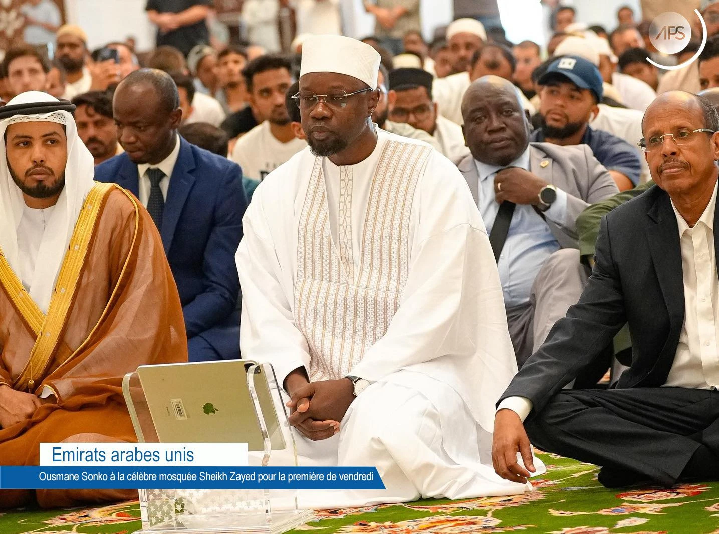 Emirats arabes unis : Ousmane Sonko à la célèbre mosquée Sheikh Zayed pour la prière de vendredi
