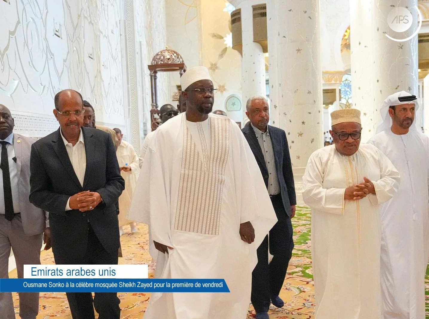 Emirats arabes unis : Ousmane Sonko à la célèbre mosquée Sheikh Zayed pour la prière de vendredi