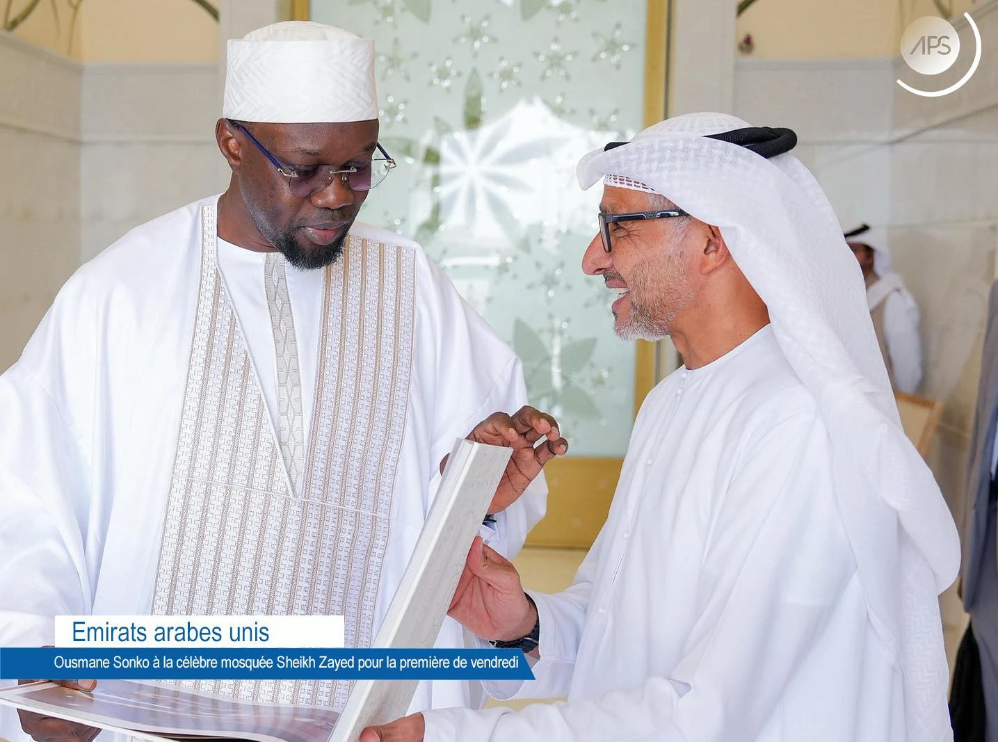 Emirats arabes unis : Ousmane Sonko à la célèbre mosquée Sheikh Zayed pour la prière de vendredi