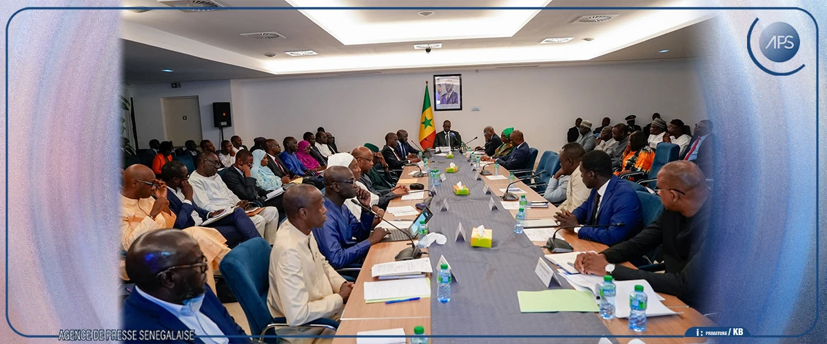 Ousmane Sonko annonce plusieurs mesures pour sortir le groupe La Poste des difficultés