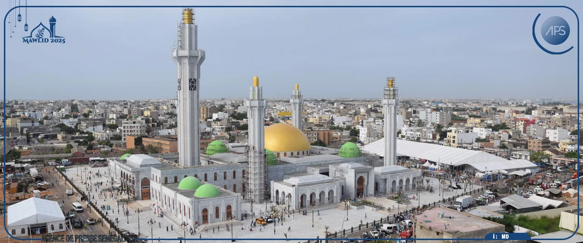 Célébration du mawlid à l’esplanade de la Grande Mosquée Massalikoul Djinane