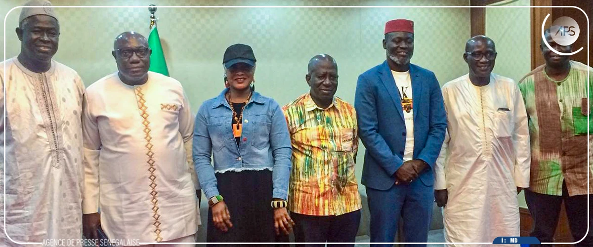 L’artiste ivoirienne Aïcha Traoré en repérage à Dakar pour un futur concert