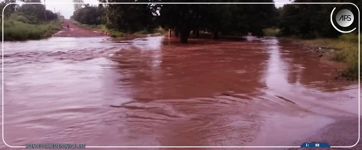 Saraya : un véhicule de transport se renverse dans un cours d'eau