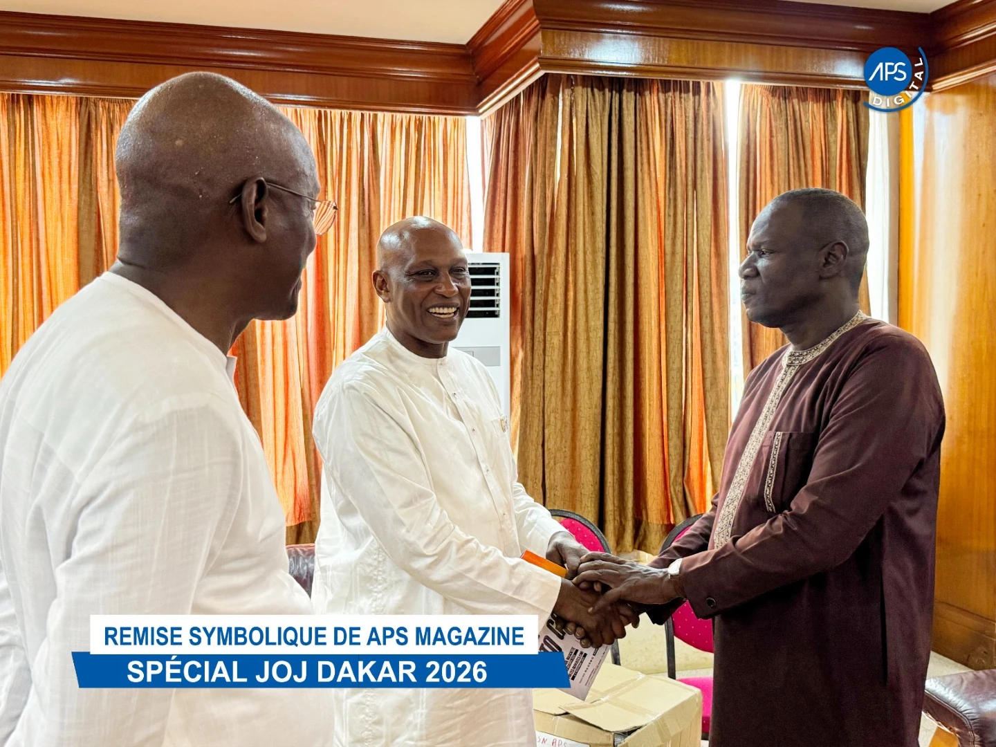 Remise symbolique de APS MAGAZINE Spécial JOJ DAKAR 2026