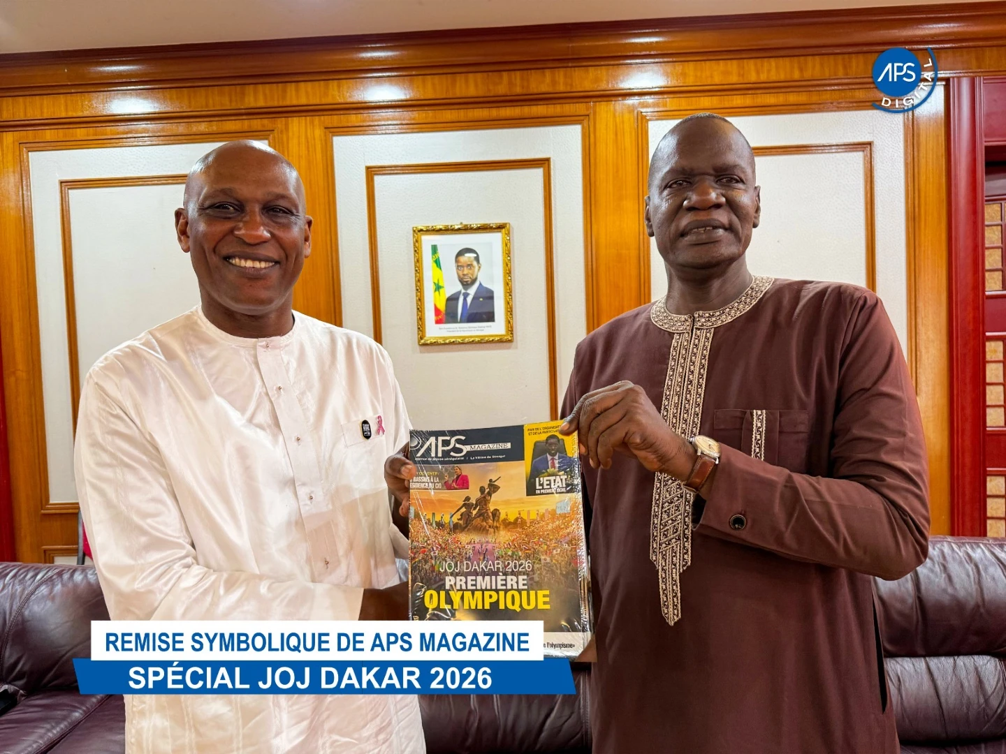 Remise symbolique de APS MAGAZINE Spécial JOJ DAKAR 2026