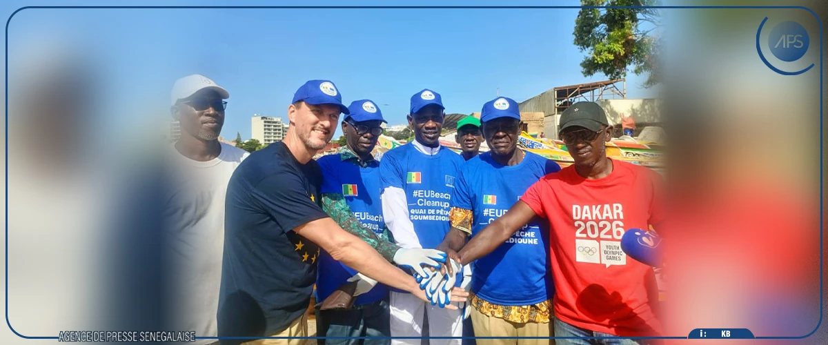 La plage de Soumbédioune débarrassée des ordures 