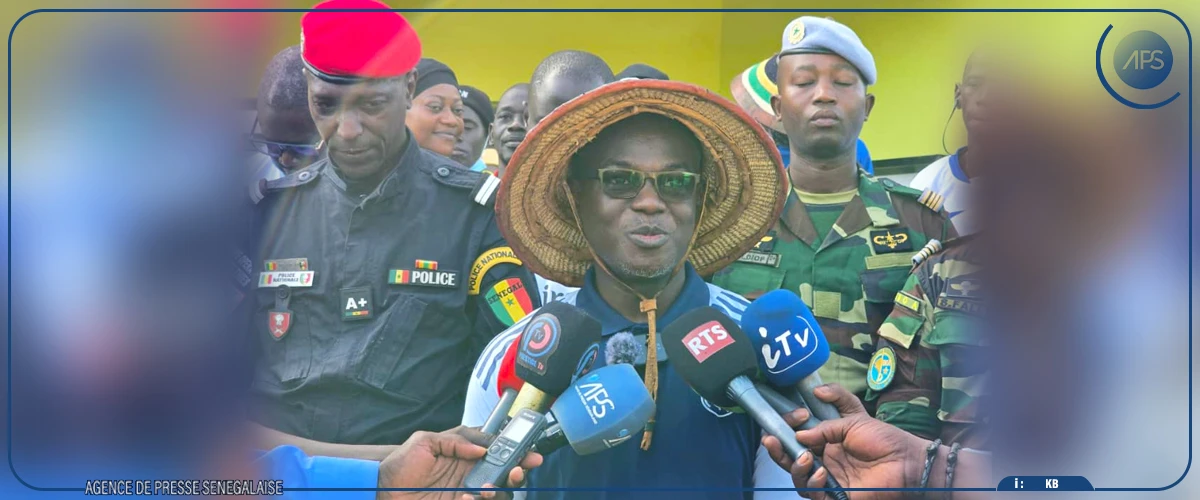 Thiès : l’armée et la police se joignent au désherbage de l'espace universitaire