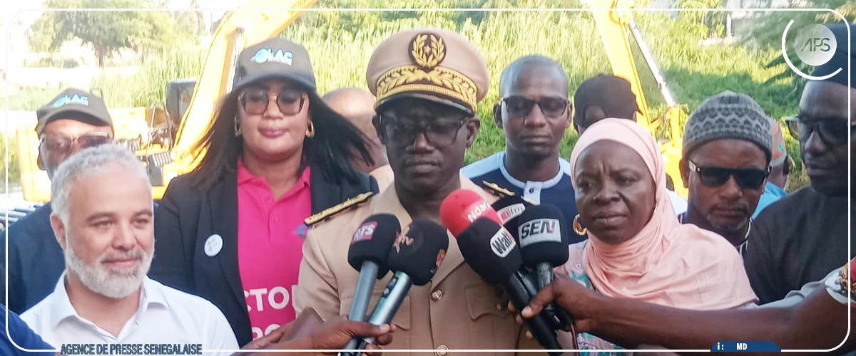 À Saint-Louis, l'OLAC acquiert une pelle amphibie pour améliorer la qualité de l'eau de consommation