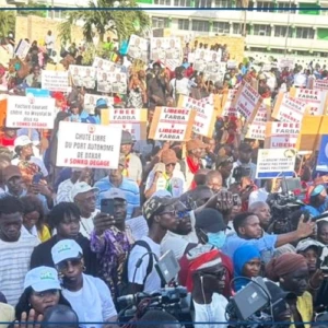 A Dakar, la vie chère et les libertés publiques au cœur d'une marche de l'opposition A Dakar, la vie chère et les libertés publiques au cœur d'une marche de l'opposition
