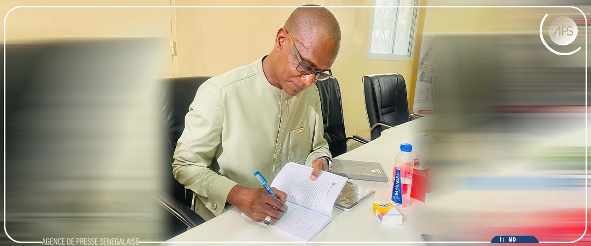 Sidy Diop présente l'Abécédaire du Sénégal, un livre sur les ''contradictions fécondes'' du pays