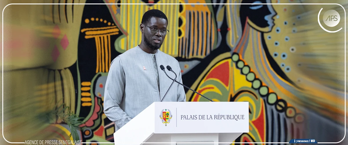 Bassirou Diomaye Faye reçoit le Livre blanc sur le massacre de Thiaroye