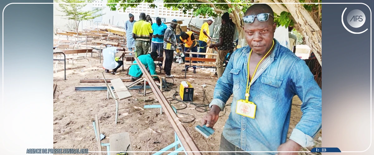 Kaffrine : un mouvement s’investit dans la réparation des tables-bancs des établissements scolaires
