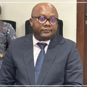 Protection des enfants en ligne : le renforcement de la législation et l'implication des communautés préconisés