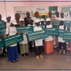 Des bourses scolaires remises à 15 élèves des communes traversées par le Bus rapid Transit