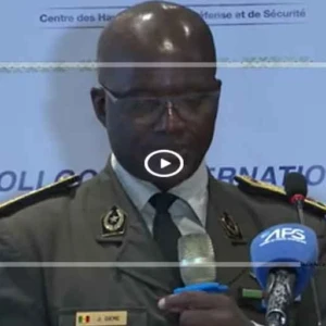 Le général Birame Diop ouvre le 3ᵉ Colloque international du CHEDS sur la paix et la souveraineté...