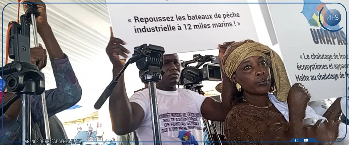 L’UNAPAS dénonce “l’incursion” de bateaux de pêche industrielle dans la zone réservée à la pêche artisanale