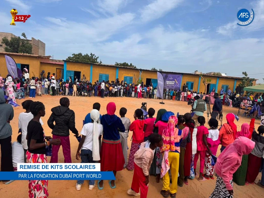 Remise de Kits scolaires par la Fondation Dubaï port world