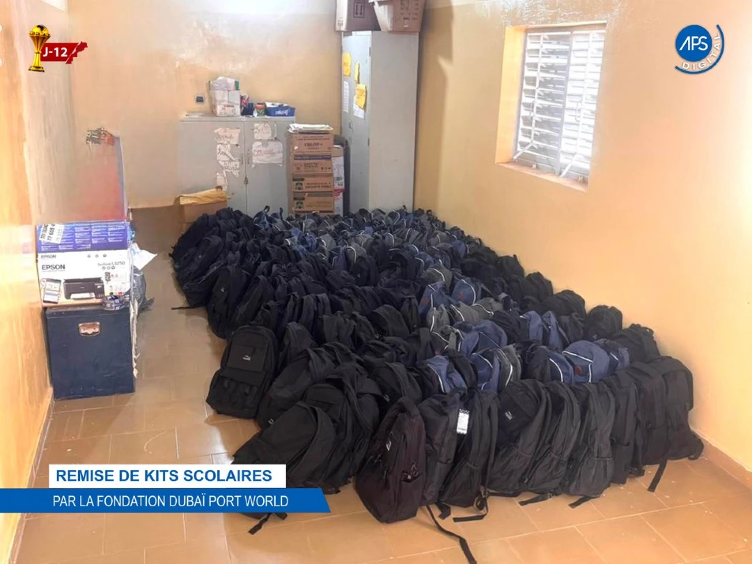 Remise de Kits scolaires par la Fondation Dubaï port world