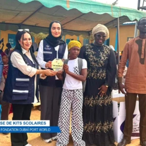 Remise de Kits scolaires par la Fondation Dubaï port world