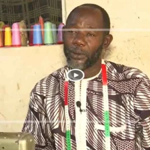 Omar Beye, ou l'histoire d'un couturier amputé d'une main