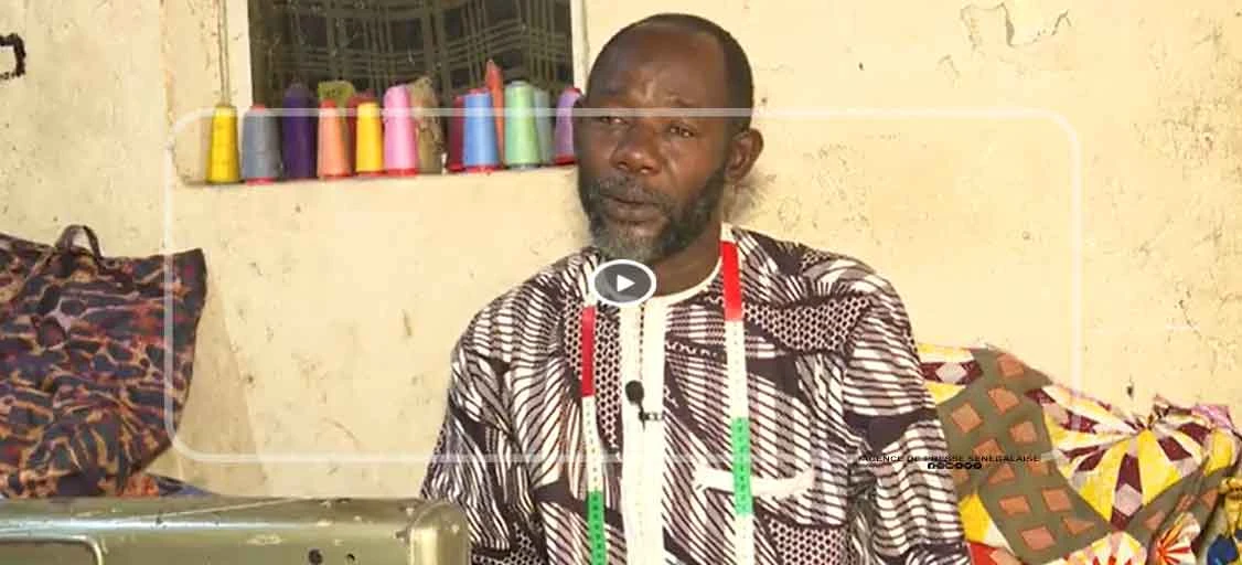 Omar Beye, ou l’histoire d’un couturier amputé d’une main