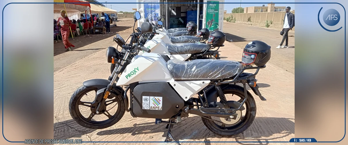 L’ANPEJ remet 10 motos électriques à des jeunes de la région de Matam