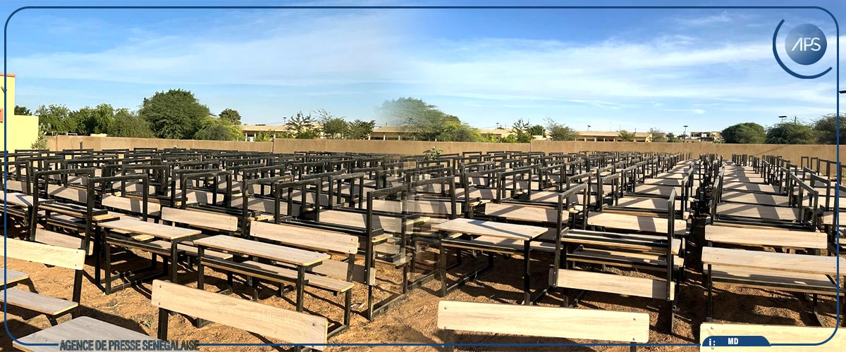 Dagana : des centaines de tables-bancs et du matériel de reprographie remis aux écoles du département