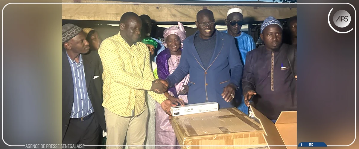 Dagana : des centaines de tables-bancs et du matériel de reprographie remis aux écoles du département